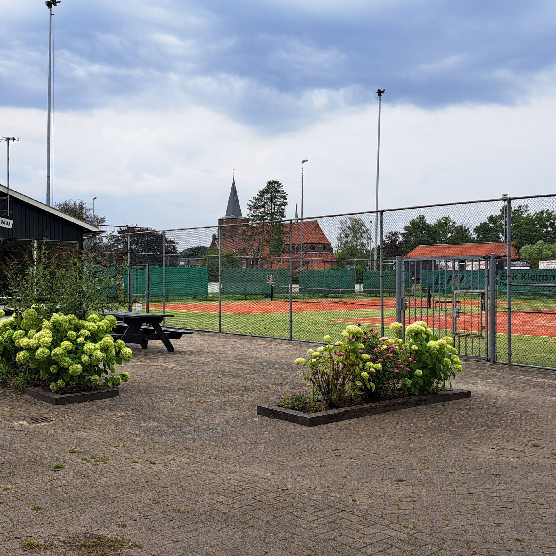 tennis+kerk